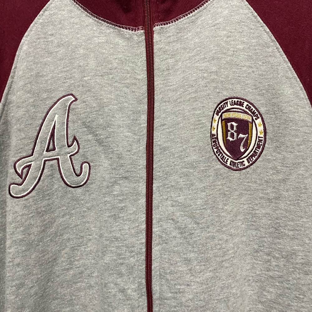 Sweatshirt - Picture 2 of 5